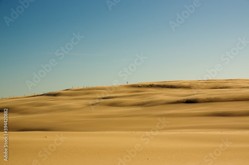 Krajobraz pustynny b    kitne niebo i ruchome piaski 