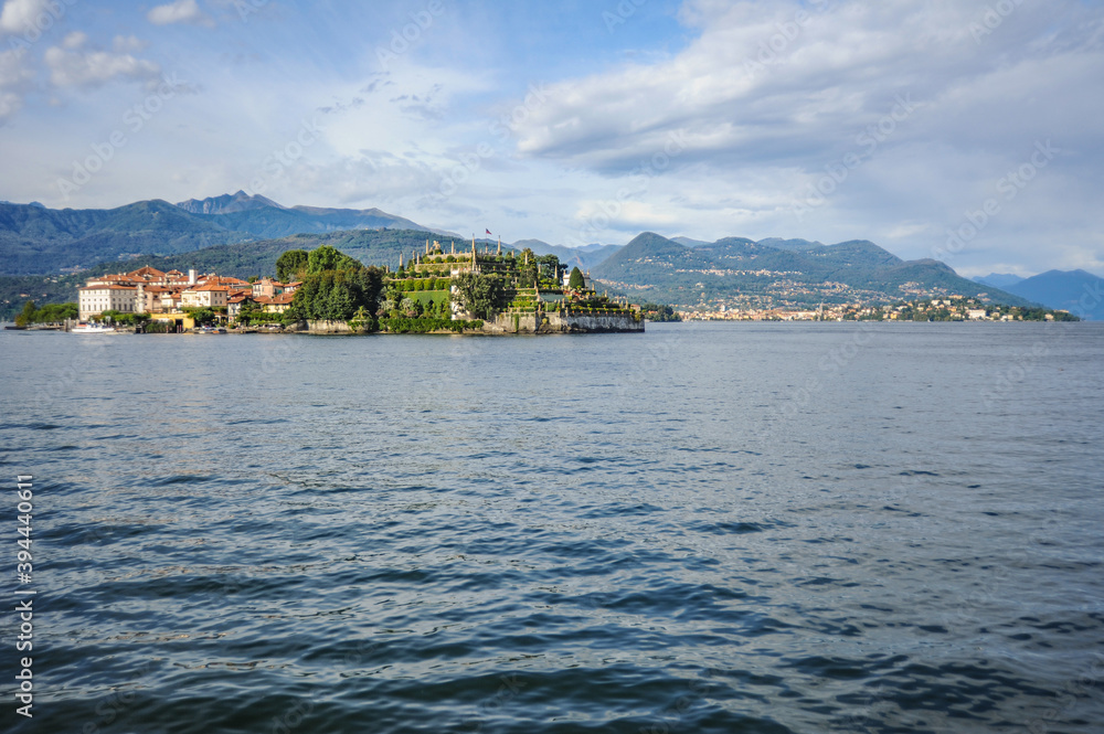 The resort town of Stresа is located on the shores of Lake Lago-Maggiore at the foot of the Alps. The city is famous for Mount Mottarone, from where you can see all the lakes in Lombardy.     