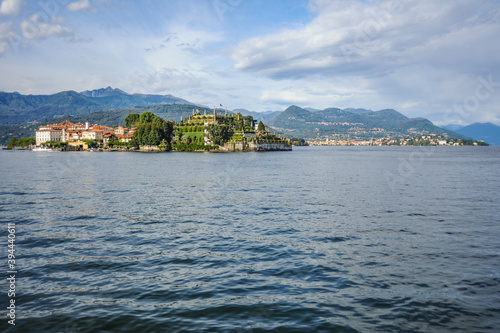 The resort town of Stresа is located on the shores of Lake Lago-Maggiore at the foot of the Alps. The city is famous for Mount Mottarone, from where you can see all the lakes in Lombardy. 