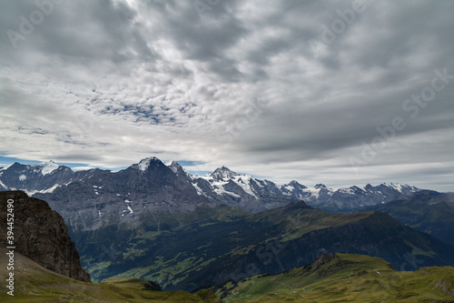Fototapeta Naklejka Na Ścianę i Meble -  Panorama sur tout l'Oberland bernois depuis Faulhorn