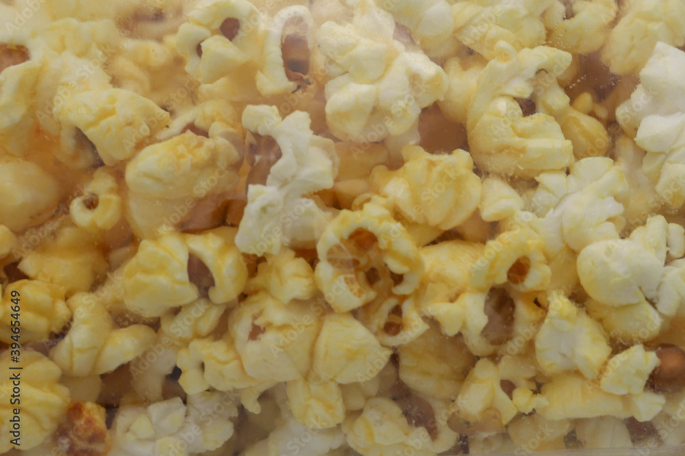 Sweet-flavored popcorn coming out of the oven hot and delicious. Sweet-flavored popcorn coming out of the oven hot and delicious.