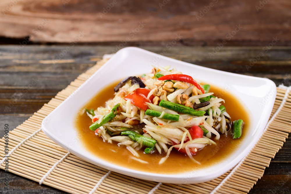 Thai food (Som Tum), Spicy green papaya salad