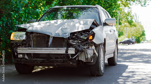 Slika na platnu Destroyed car in car crash traffic accident on city road