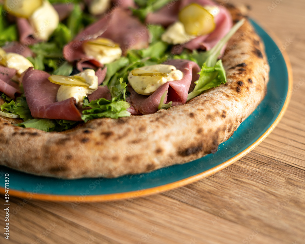 Pizza pastrami