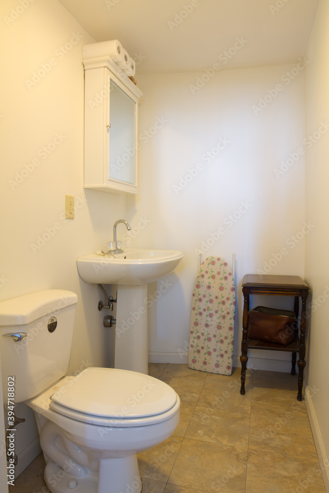 bathroom bathroom