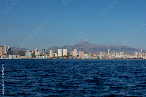 ciudad de Benidorm vista desde el agua España