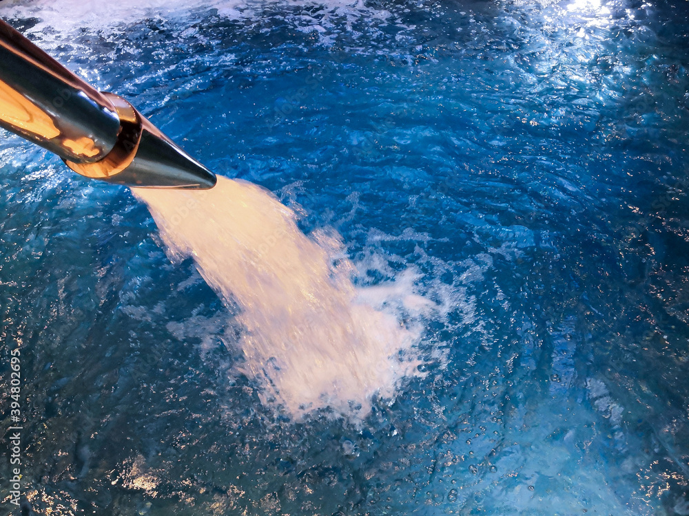 Obraz premium Round Pool in the spa