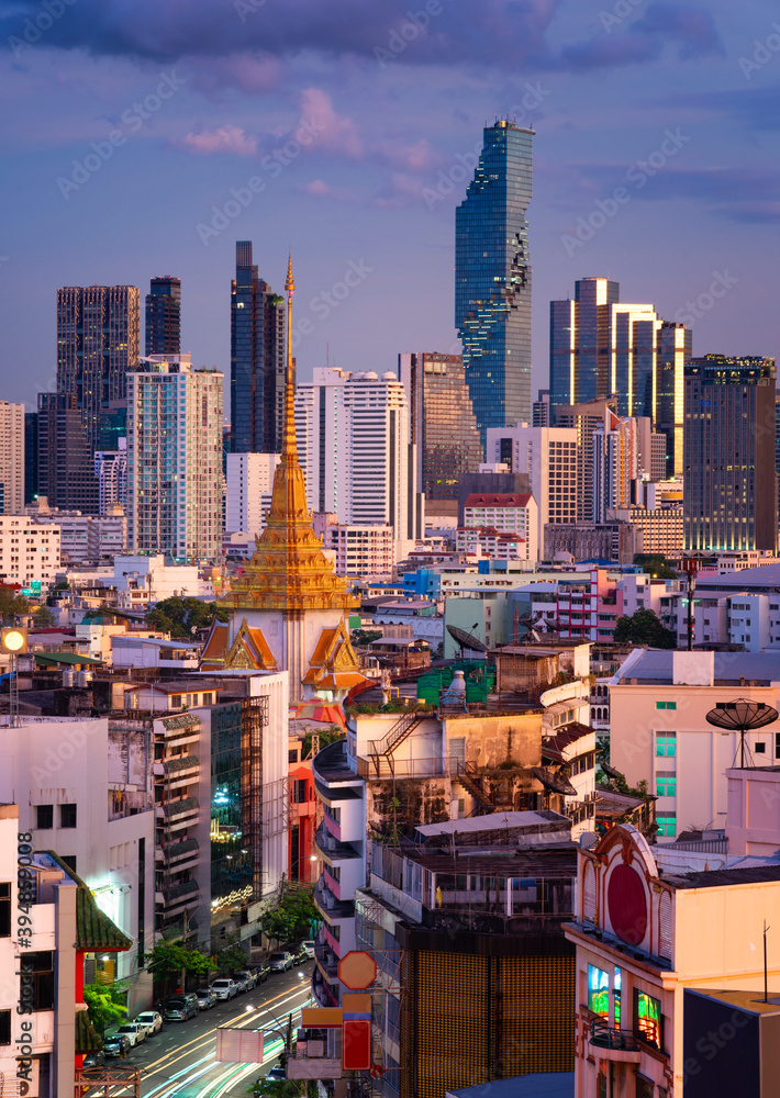 Naklejka premium Top view of yaowarat street food