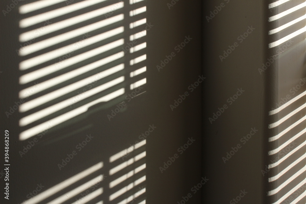 Obraz premium Sunlight through window blind background