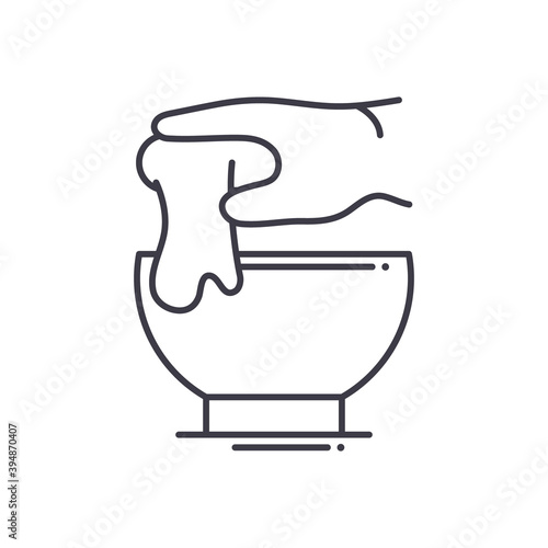 Waxing icon, linear isolated illustration, thin line vector, web design sign, outline concept symbol with editable stroke on white background.