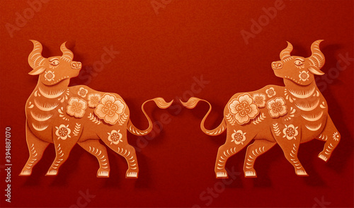 Red bull set with floral patterns