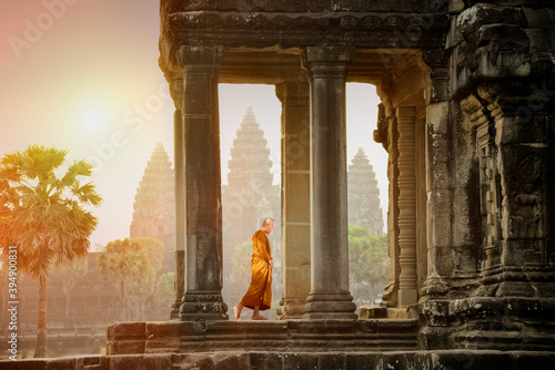 Fototapeta Monks meditation walk in Angkor Wat