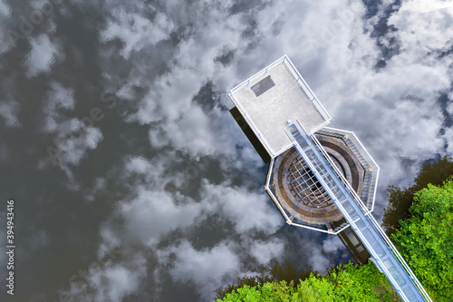 Quadro su tela a reservoir overflow from above