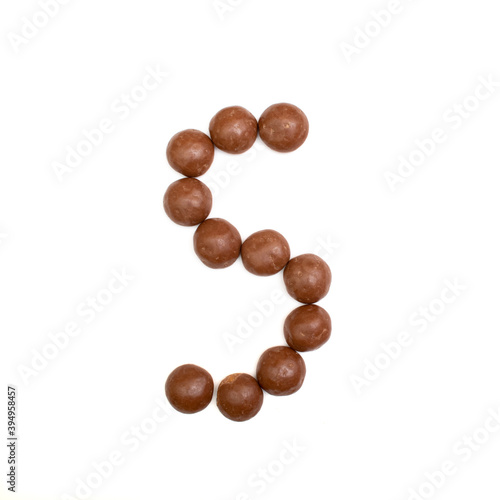 The 'S' written in chocolate Pepernoten