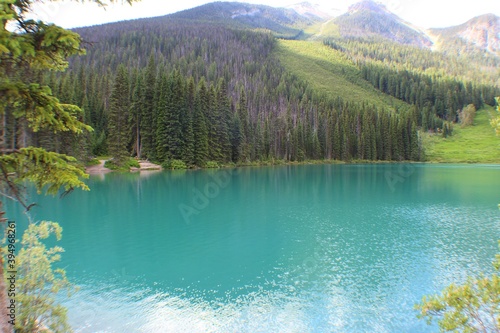 Fototapeta Naklejka Na Ścianę i Meble -  Emerald lake