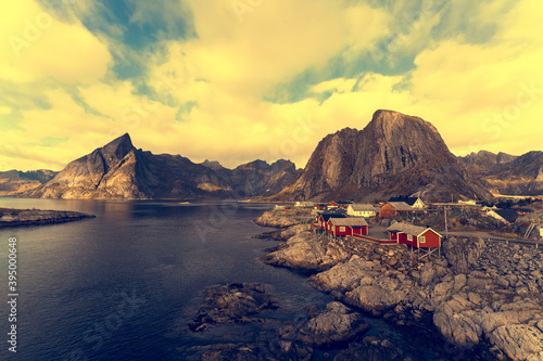Lofoty, Norwegia © Dreamnordno
