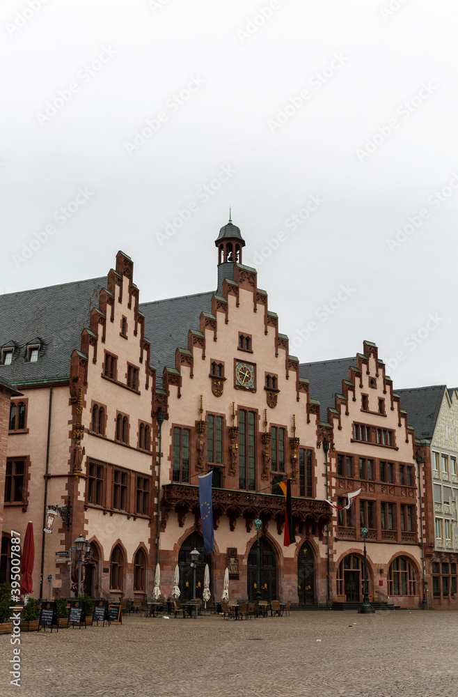 Obraz premium View to city hall and square