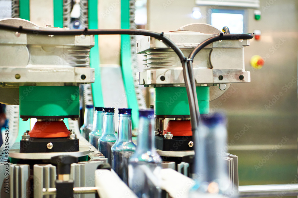 Semi-automatic for the production of plastic bottles Semi-automatic for the production of plastic bottles