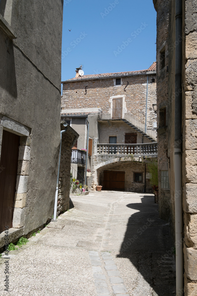 Sainte-Eulalie-de-Cernon village médiéval en Aveyron.	
