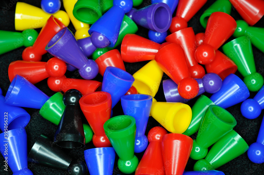 bunte spielfiguren