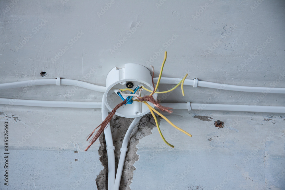 Foto de Reconstruction and renovation in an old house. Electrical