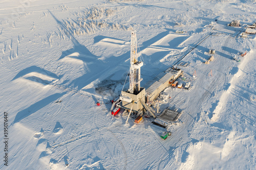 Wallpaper Mural drilling platform in winter in the tundra Torontodigital.ca