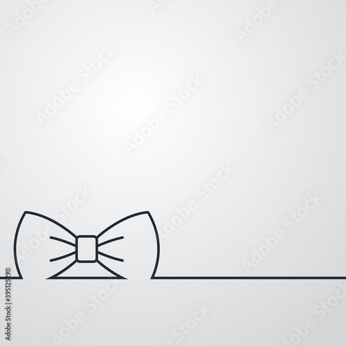 Concepto moda de caballero. Logotipo corbatín con nudo pajarita con lineas en fondo gris