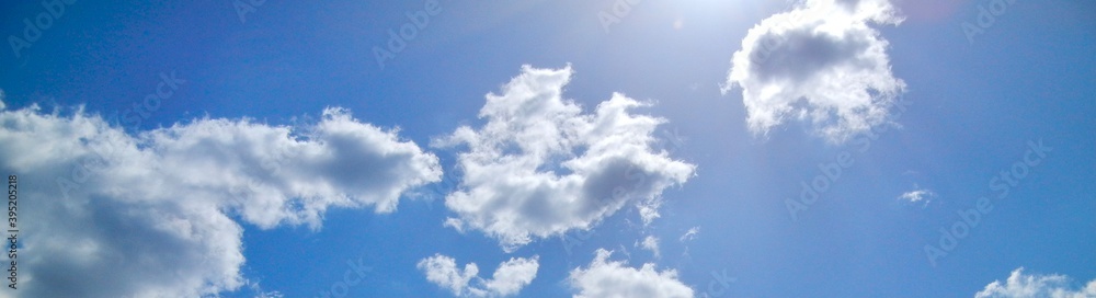 Obraz premium 青空と雲 背景 素材