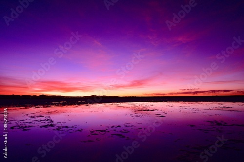 Fotografi Morning glow in Uyuni salt lake