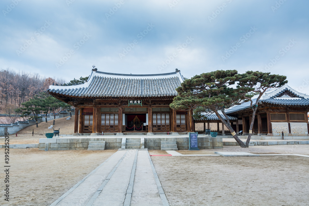 Naklejka premium Wooden house with black tiles of Hwaseong Haenggung Palace loocated in Suwon South Korea, the largest one of where the king and royal family retreated to during a war 