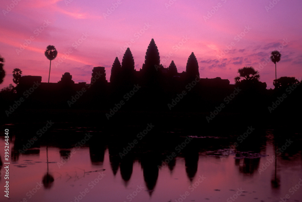 Naklejka premium CAMBODIA SIEM REAP ANGKOR WAT TEMPLE