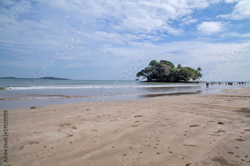 Beach of Sri Lanka © Mili Vigerova