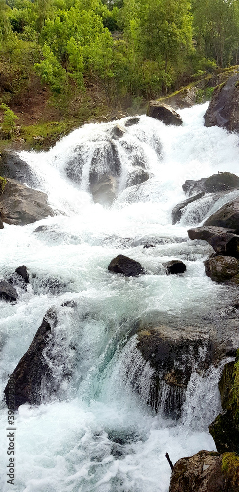 Fototapeta premium Wasserfall im Geirangerfjord
