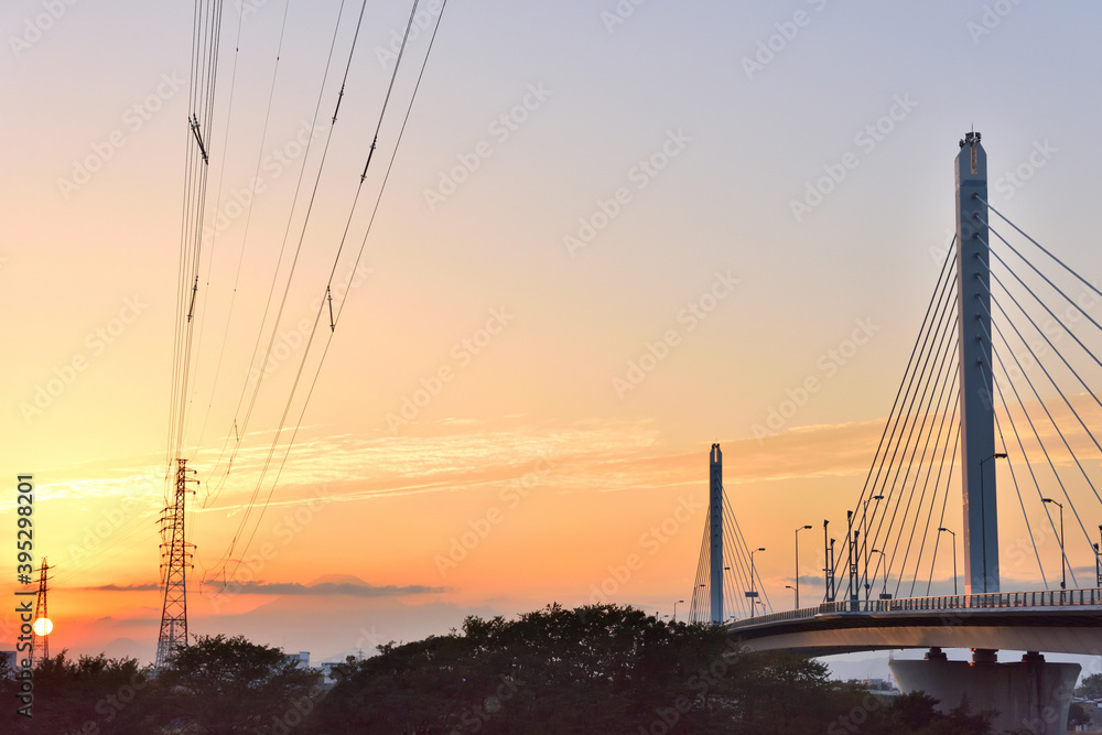 Obraz premium 夕陽に照らされた銀河大橋