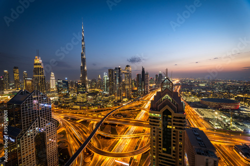 Ausblick Shangri-La Hotel Dubai, Burj Khalifa in der Nacht, Skyline von Dubai, Architektur von Dubai in der Nacht