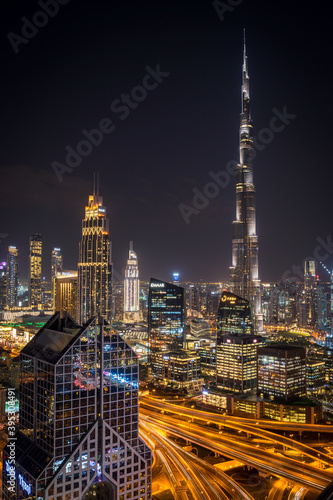 Ausblick Shangri-La Hotel Dubai, Skyline von Dubai in der Nacht, Architektur von Dubai in der Nacht, Burj Khalifa