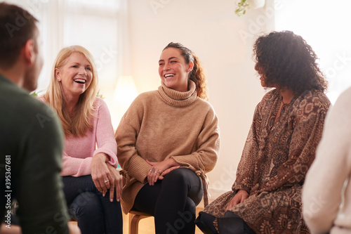 Tableau sur toile People Attending Support Group Meeting For Mental Health Or Dependency Issues In
