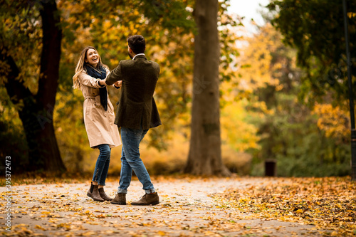 Young couple having fun in the autumn park © BGStock72