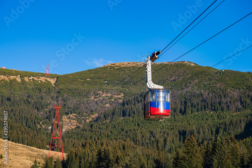 Obraz na płótnie cable car in the Romanian mountains w salonie