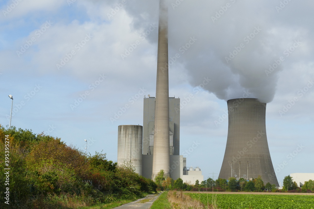 Coal-fired power plant in Northern Germany - Power Station near the village Peine Mehrum, Lower Saxony, Germany. Coal-fired power plant in Northern Germany - Power Station near the village Peine Mehrum, Lower Saxony, Germany.