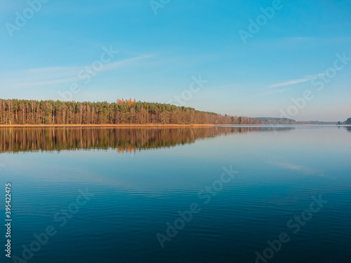 Fototapeta Naklejka Na Ścianę i Meble -  lake in autumn. Jezioro Wadąg