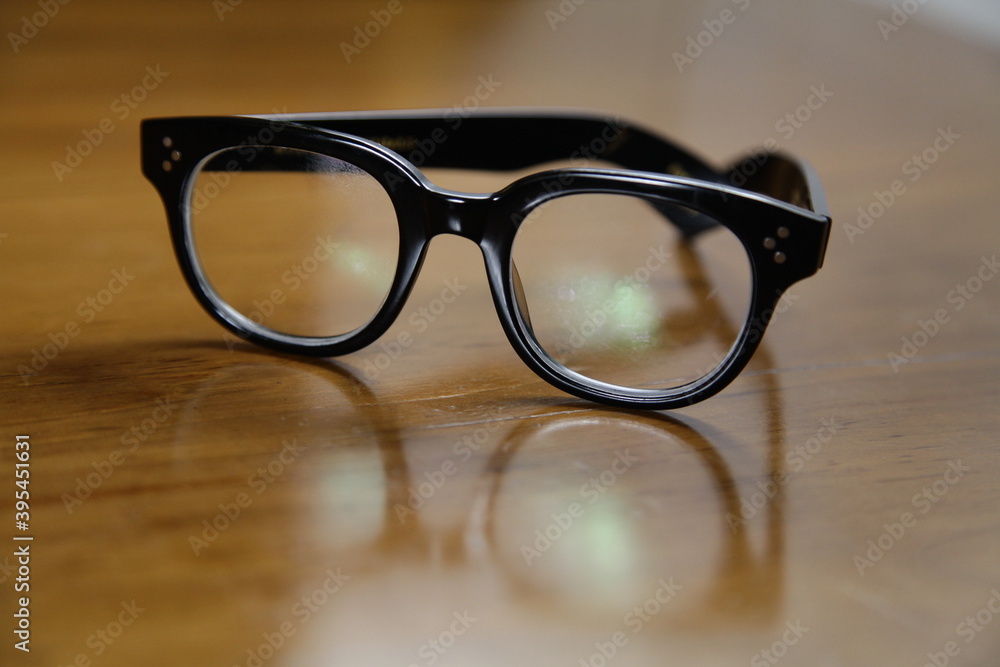 men's glasses in an ootd style