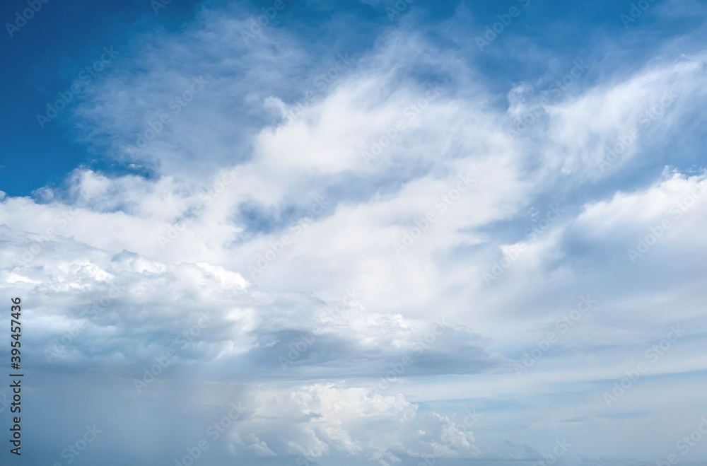 Obraz premium Dramatic sky, perfect for sky replacement, backgrounds, screen saver or any other application