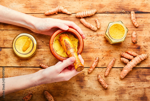Turmeric powder and fresh turmeric