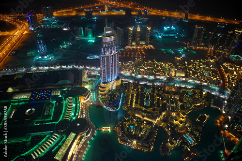 Dubai Stadt Luftfoto innenstadt Strasse Gebäude Nacht Lichter Hochhaus Verkehr    © Udo Bojahr