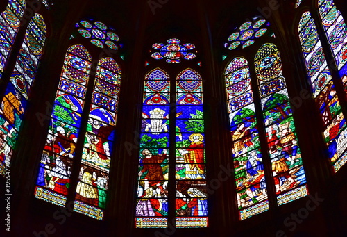 Obraz na płótnie Apse stained glass windows at Basilique Royale de Saint-Denis. Paris, France. w salonie