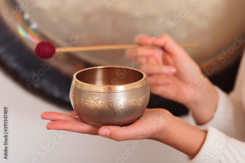 Singing bowl, ceremony of welness, sound of tibet