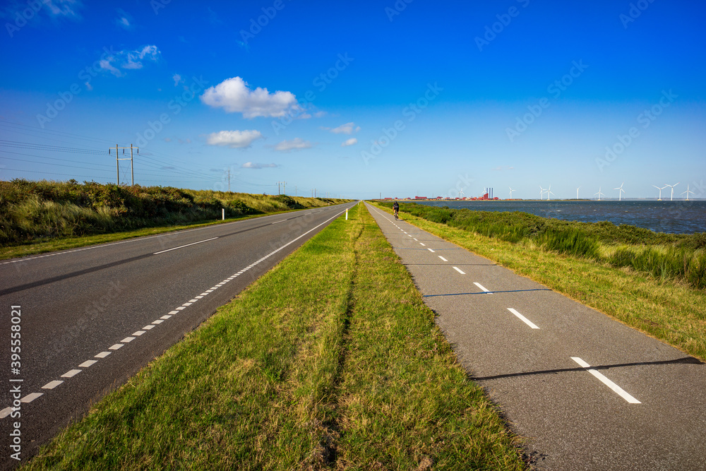 Radweg entlang der Nordseeküste in Dänemark