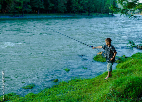 the child on the river	