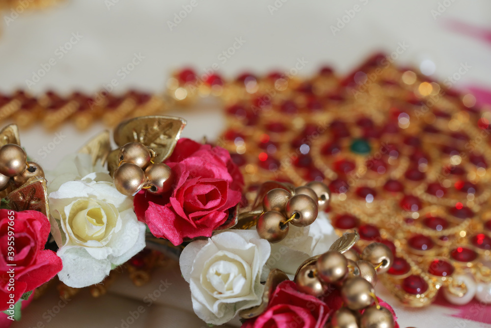 wedding rings and roses